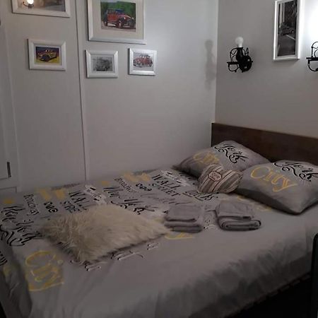 アブレッシュフィラー Tiny House Sam Suffitゲストハウス エクステリア 写真