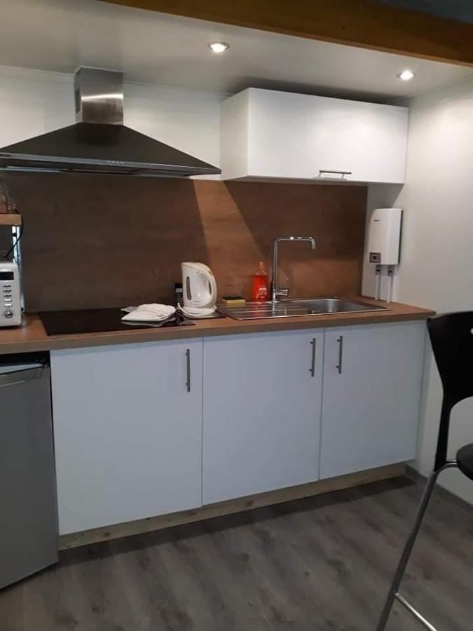 アブレッシュフィラー Tiny House Sam Suffitゲストハウス エクステリア 写真