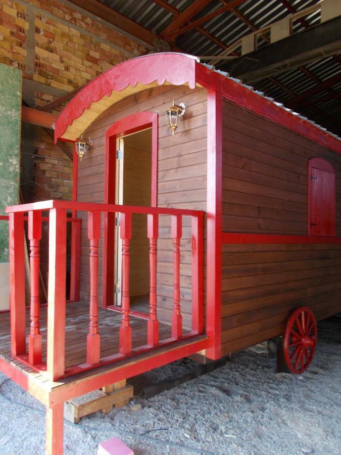アブレッシュフィラー Tiny House Sam Suffitゲストハウス エクステリア 写真